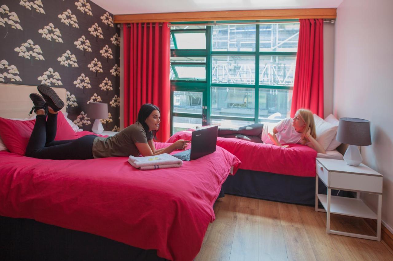 Zweibettzimmer mit eigenem Bad